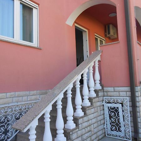 Apartments And Rooms Villa Chiara Krnica Eksteriør billede