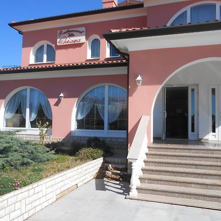 Apartments And Rooms Villa Chiara Krnica Eksteriør billede