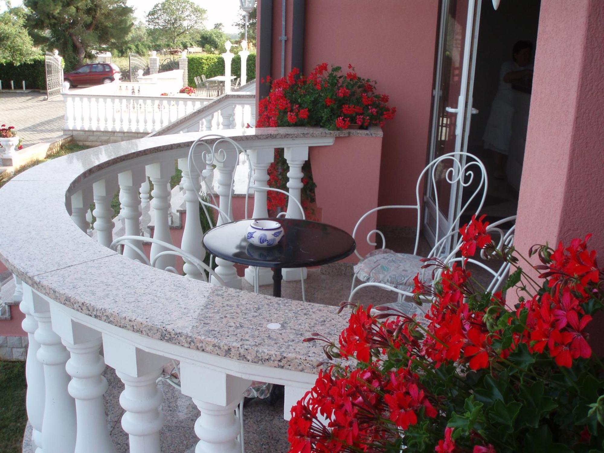 Apartments And Rooms Villa Chiara Krnica Eksteriør billede
