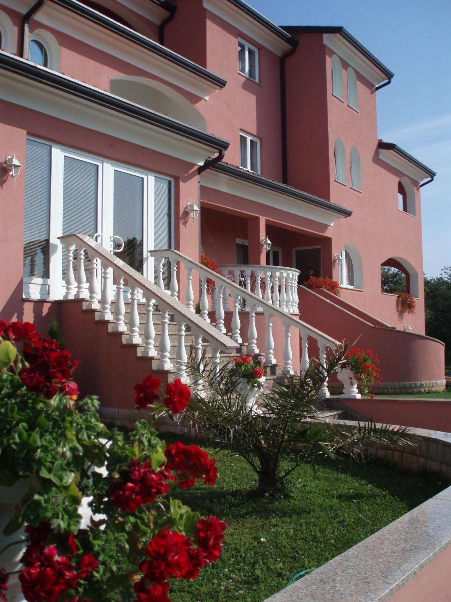 Apartments And Rooms Villa Chiara Krnica Eksteriør billede