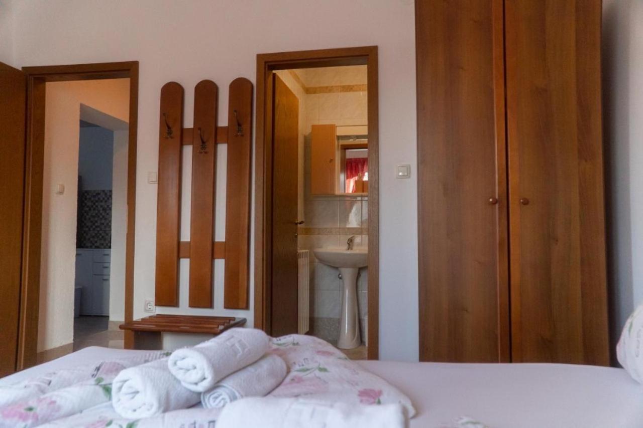 Apartments And Rooms Villa Chiara Krnica Eksteriør billede