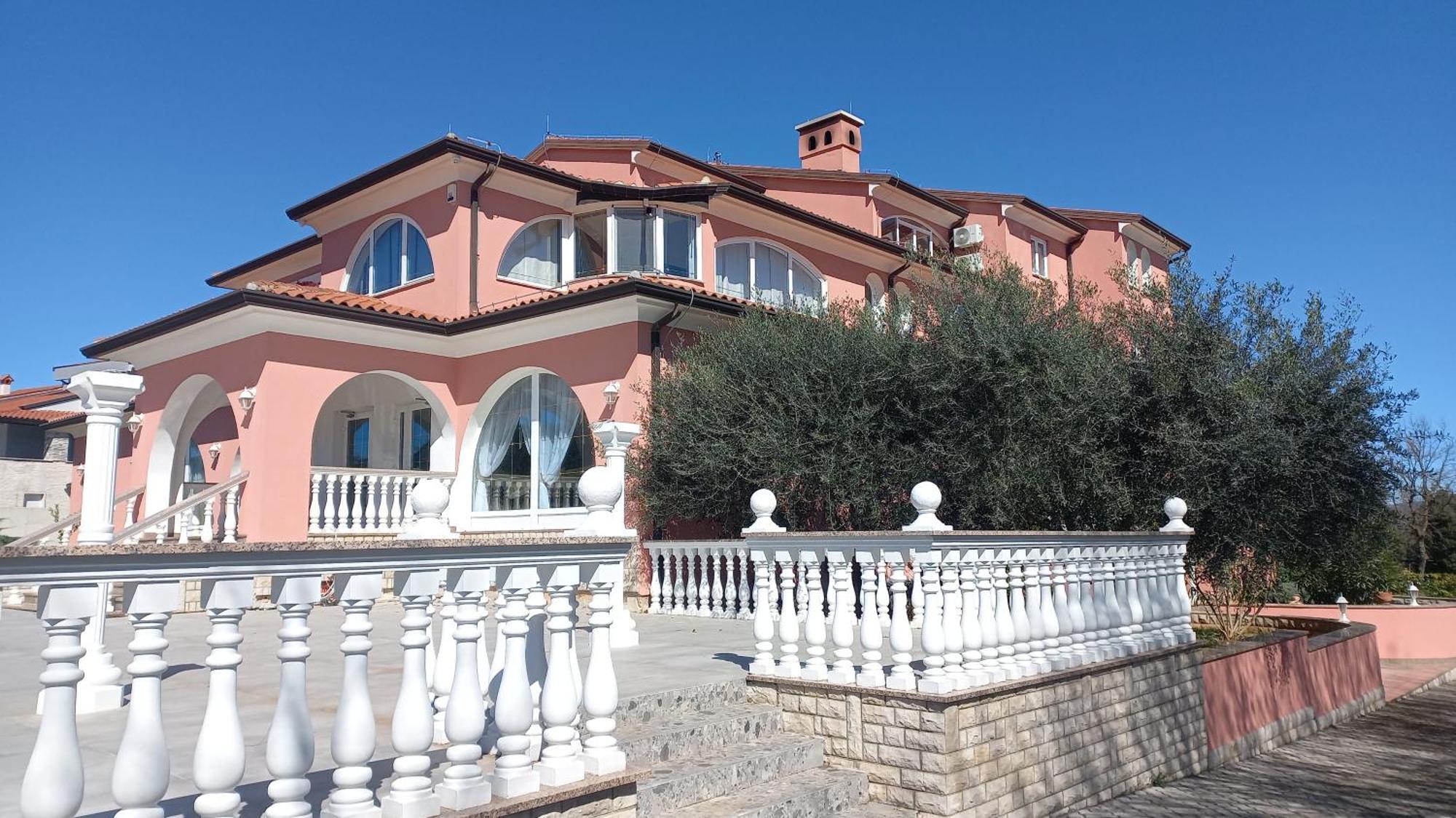 Apartments And Rooms Villa Chiara Krnica Eksteriør billede