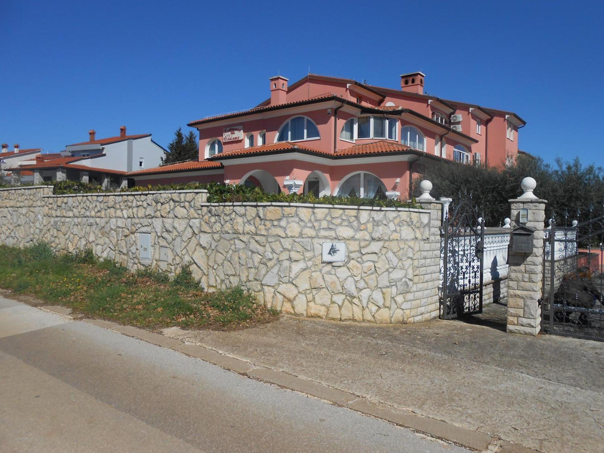 Apartments And Rooms Villa Chiara Krnica Eksteriør billede